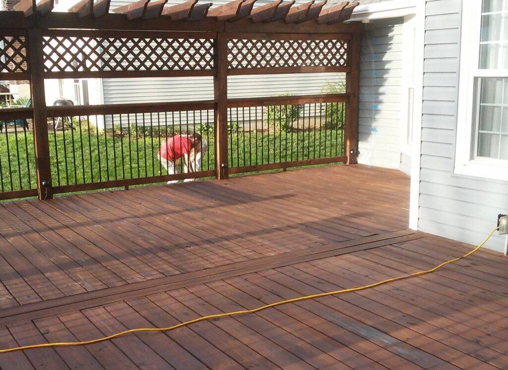 Oil-Based Deck Stain vs. Water-Based Stain